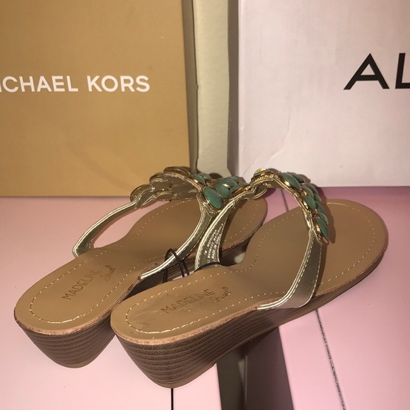 NWOT Madeline Stuart Sandals - Picture 2 of 4